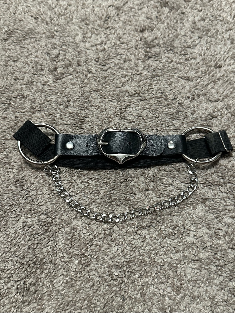 Black Heart Chain Leg Garter
